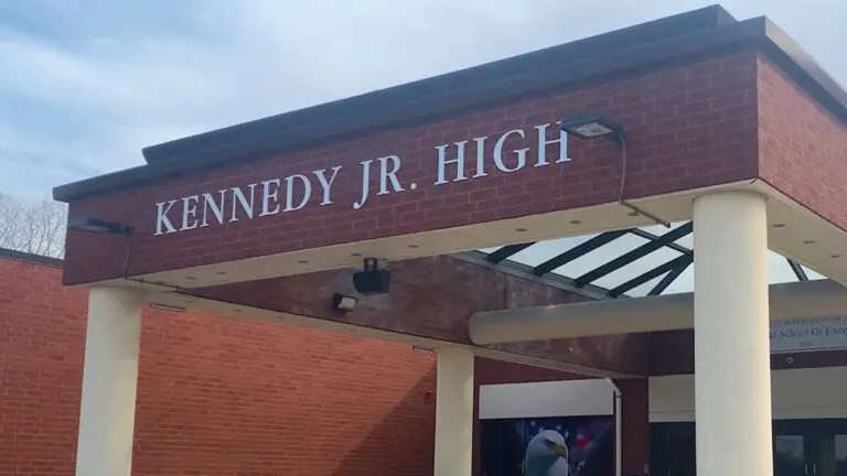 Exterior image of Kennedy Junior HIgh in District 203