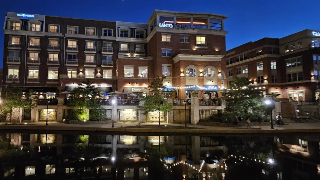 Organizers plan to sound off on Naperville electric utility contract at Tuesday’s city council meeting