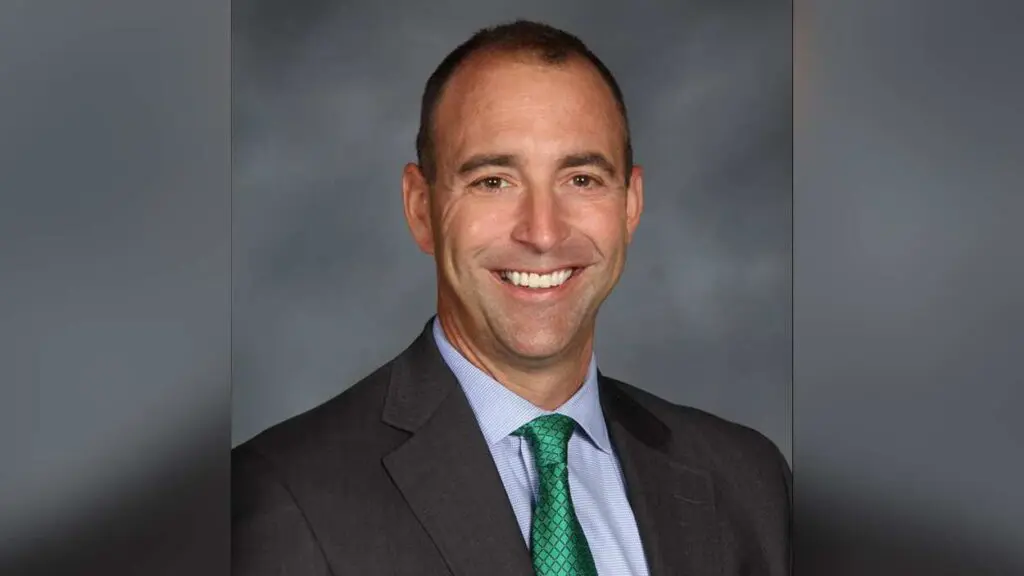 headshot of Waubonsie Valley High School Principal Jason Stipp - named outstanding administrator by Illinois PTA