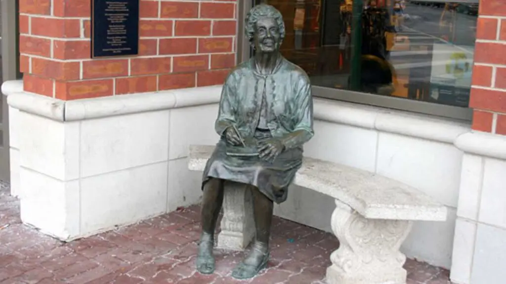 The statue of Genevieve Towsley located outside the former Naperville Barnes & Noble