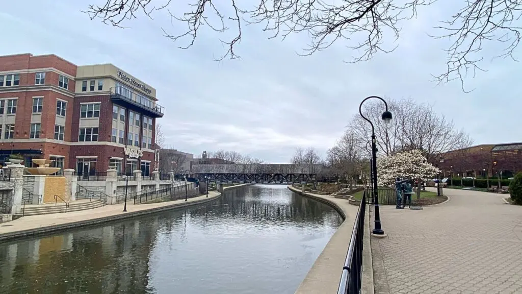 Wide shot of the Naperville Riverwalk