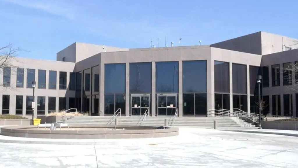 Wide shot of exterior of Naperville City Hall