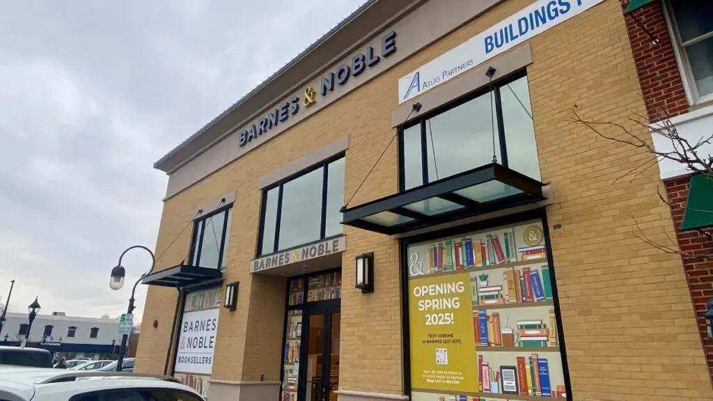 exterior image of the new downtown Naperville Barnes & Noble