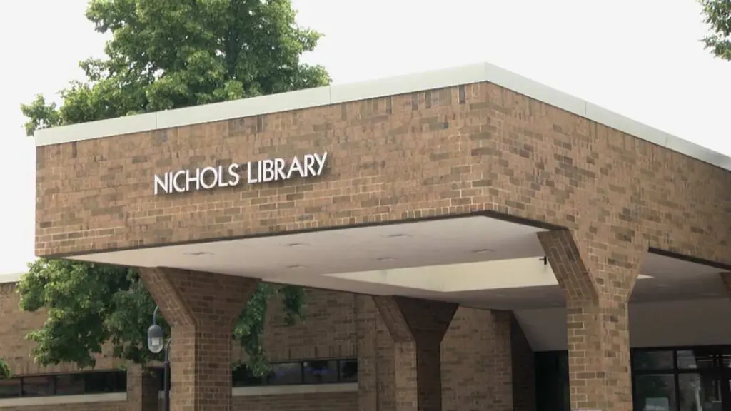 Photo of Nichols Library in downtown Naperville