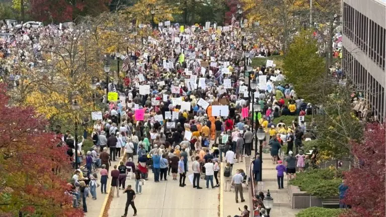 Residents join nationwide ‘No Kings’ movement at Naperville rally