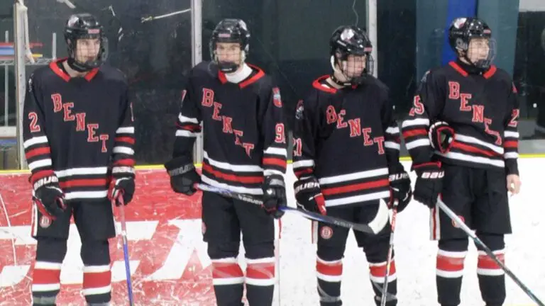 Benet Academy hockey blows out St. Rita 9-2 in CCHL play