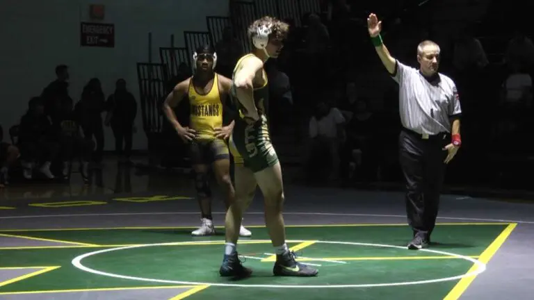 Waubonsie takes down Metea in boys wrestling.