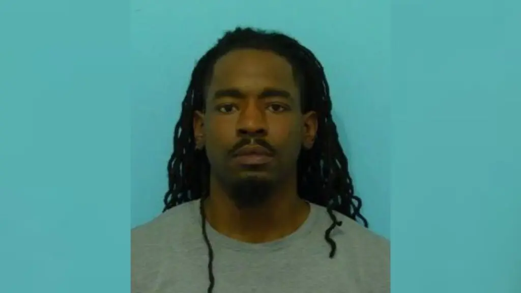 Khyree Mosley was charged for stealing from Naperville Apple store.