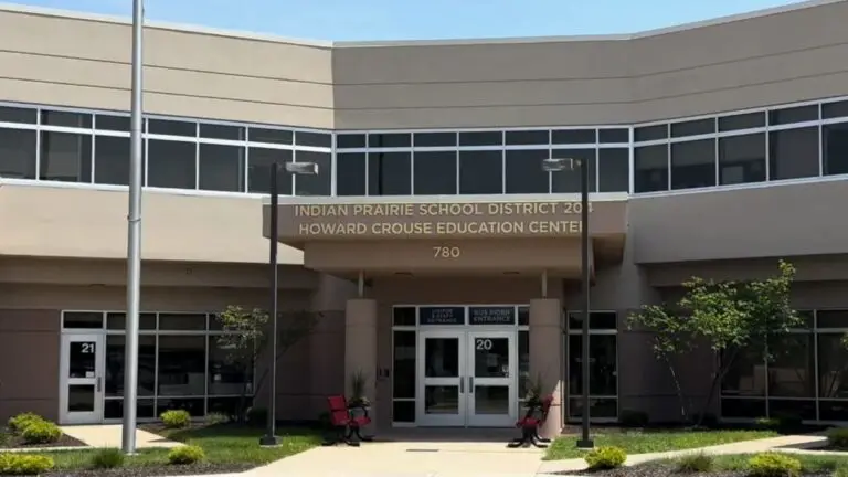 Exterior image of IPSD 204 administration building front entrance