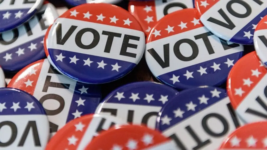 A pile of vote buttons