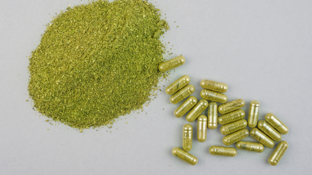 Kratom powder and pills