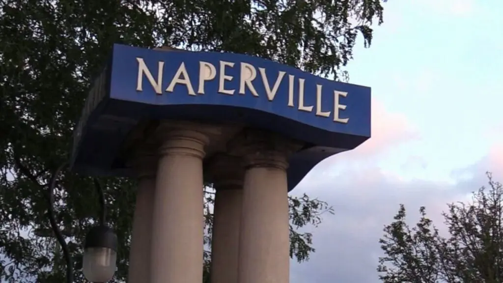 close up of Naperville sign