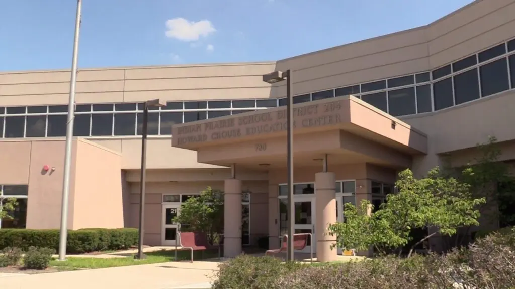 Wide shot of IPSD 204 administration building from side angle