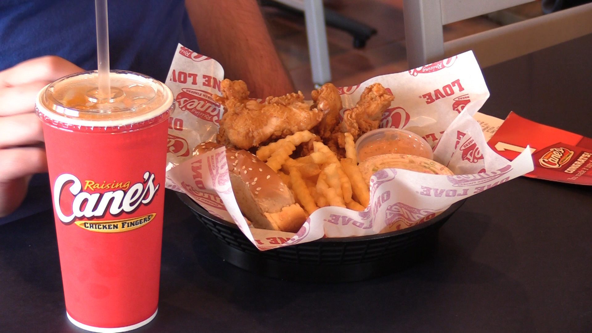 raising-cane-s-opens-in-naperville-nctv17