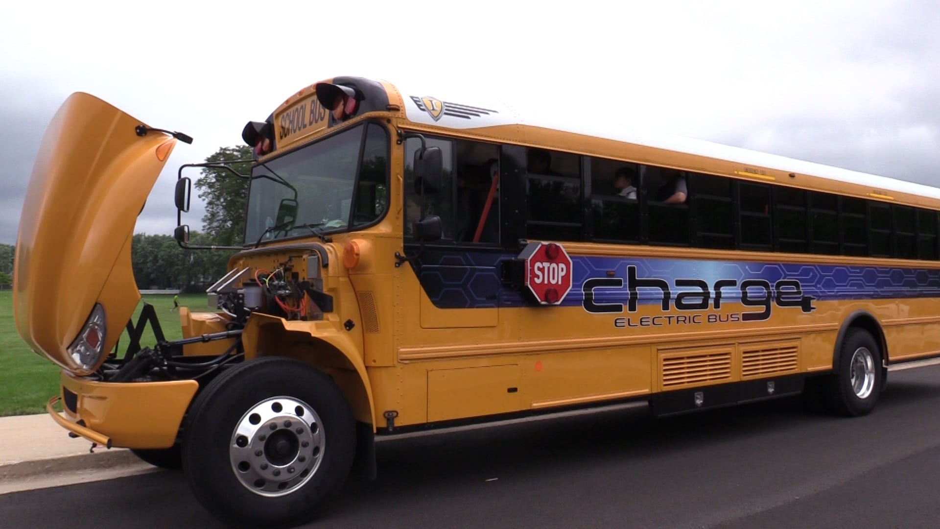 Navistar’s Electric Bus Makes a Stop at Jefferson Jr High NCTV17