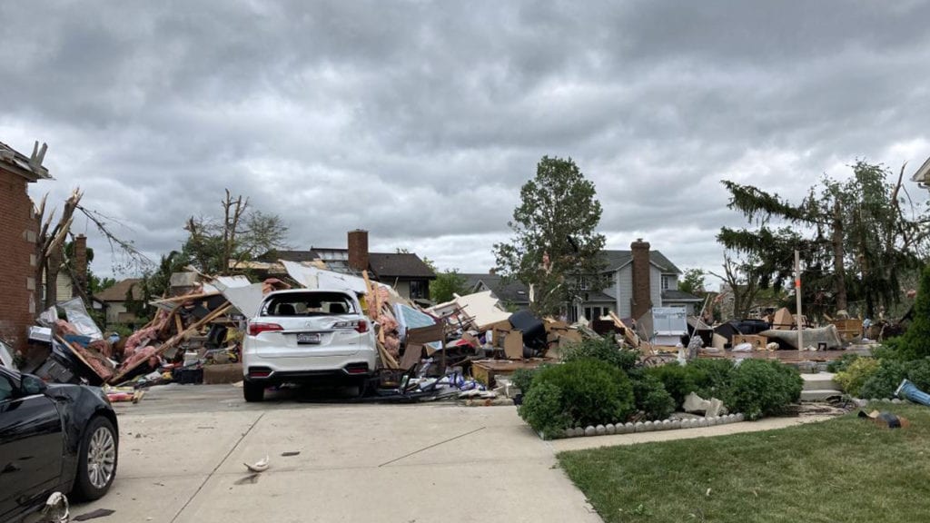 tornado in naperville leaves homes uninhabitable 2