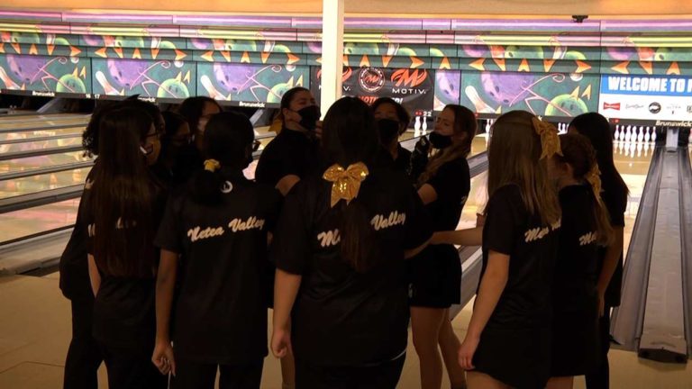 Metea girls bowling huddle