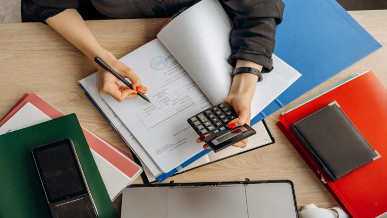 How to Prepare Finances for the End of the Year