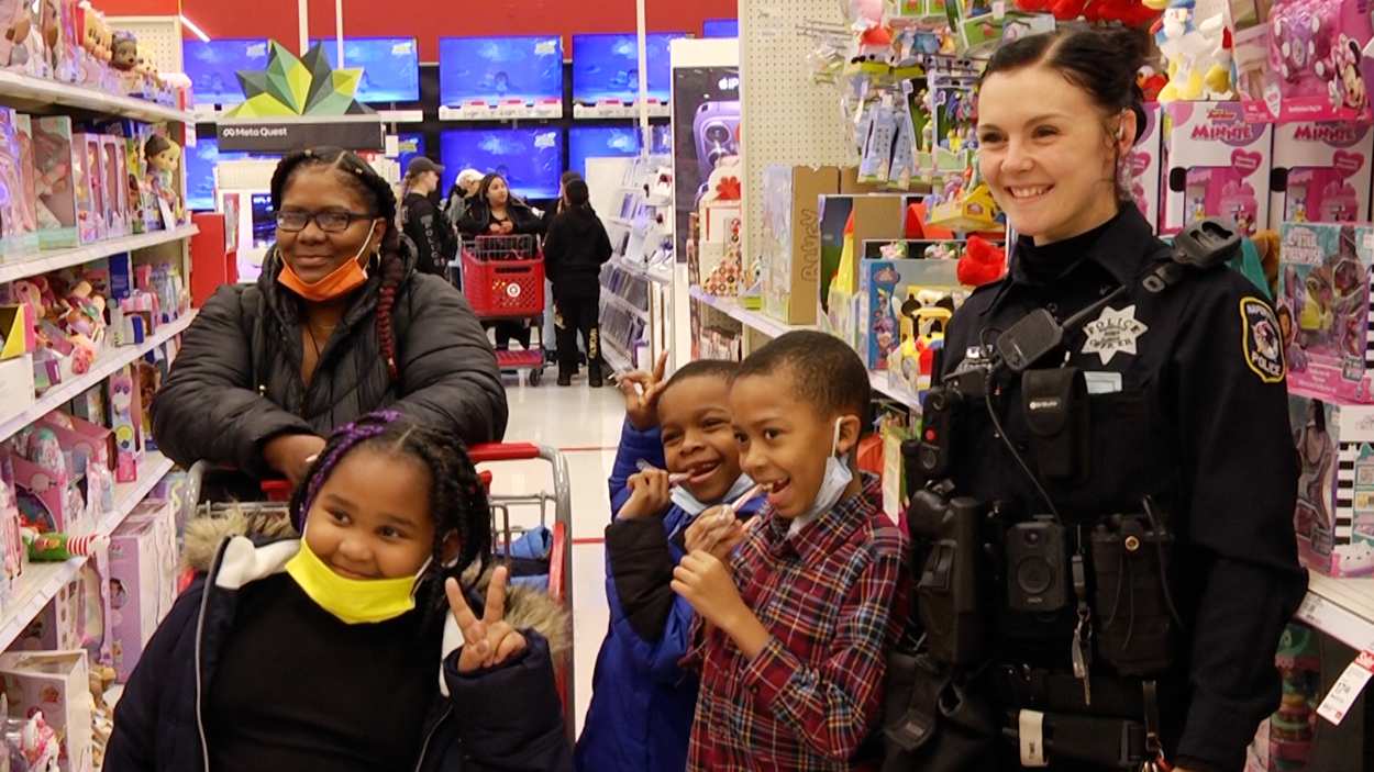 Kids Enjoy Shopping Spree At Naperville's Shop With A Cop NCTV17