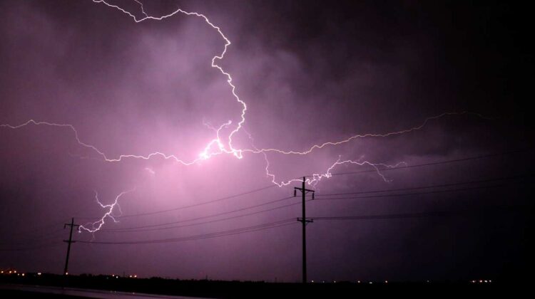 Severe thunderstorm watch issued for Naperville and the surrounding area