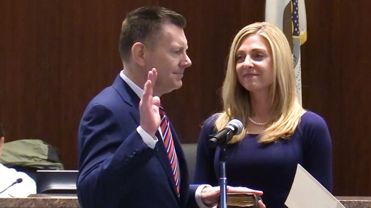 New Naperville mayor, city council sworn in NCTV17