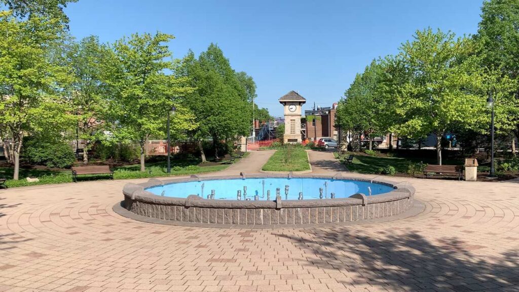 Naperville’s Fredenhagen Park fountain.