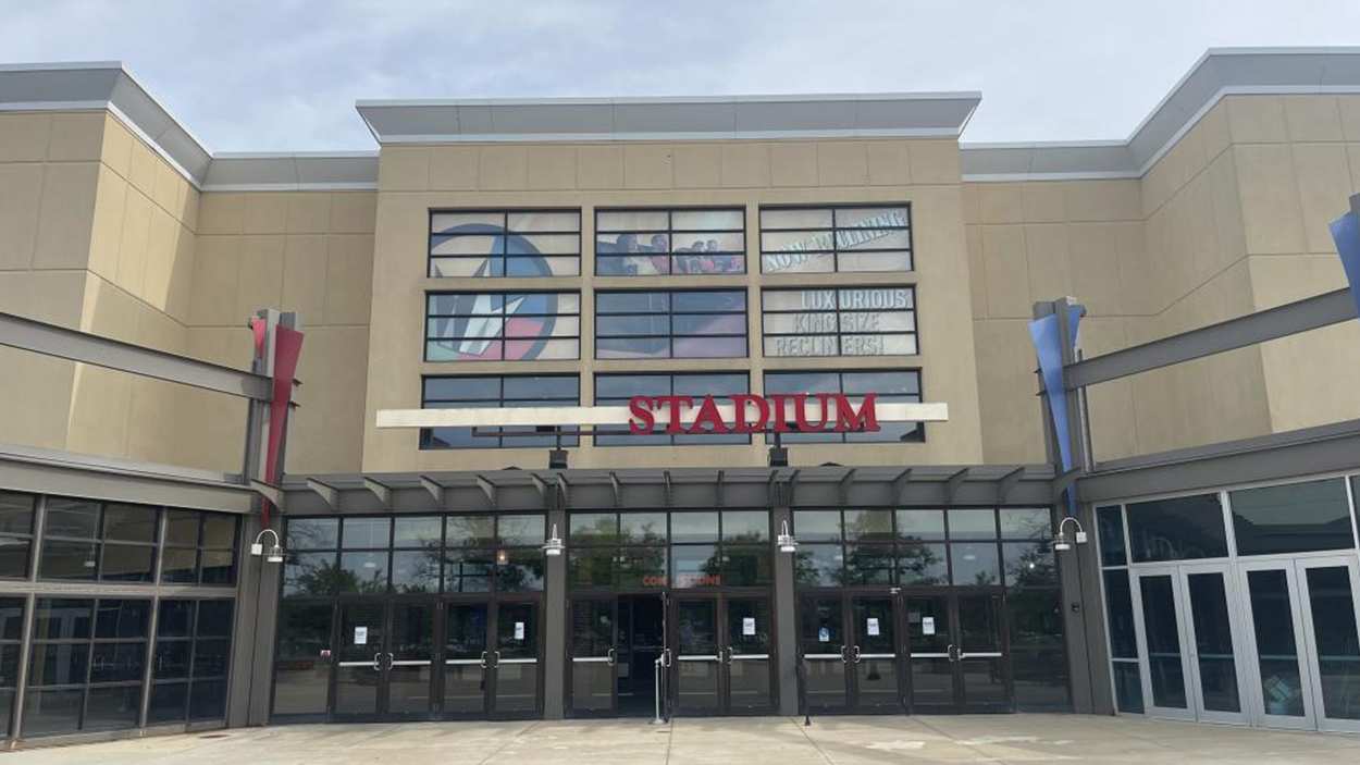 Regal Cantera theater in Warrenville closes, but will return under