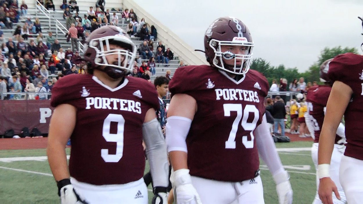 Lockport Football escapes with a 3124 overtime win over Naperville Central