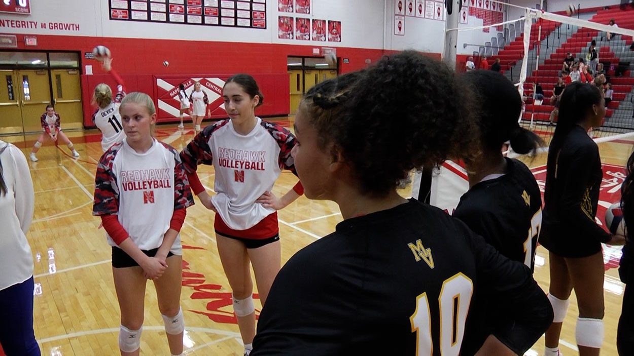 Metea Valley girls volleyball takes care of Naperville Central in a threeset victory