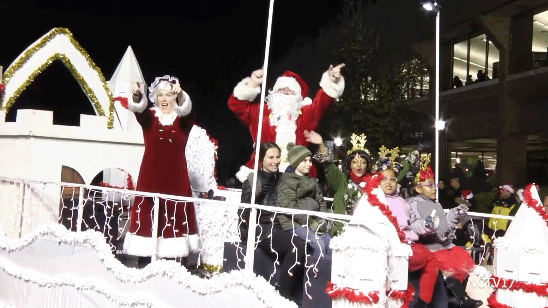 Familyfriendly Naperville holiday events & activities Festive Fun