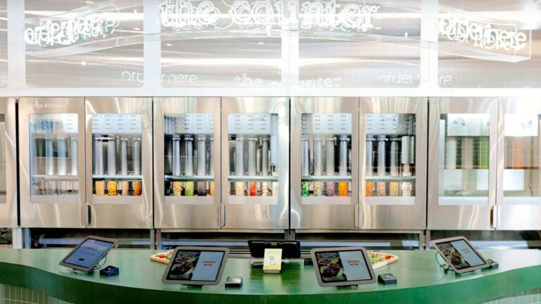 Naperville Sweetgreen's “Infinite Kitchen”