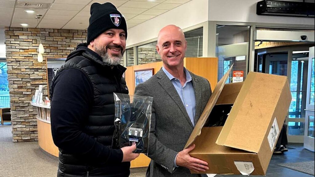 (L to R) Marco Eufrasio from Lace ‘Em Up NFP, and Bret Skeen from the Edward Foundation