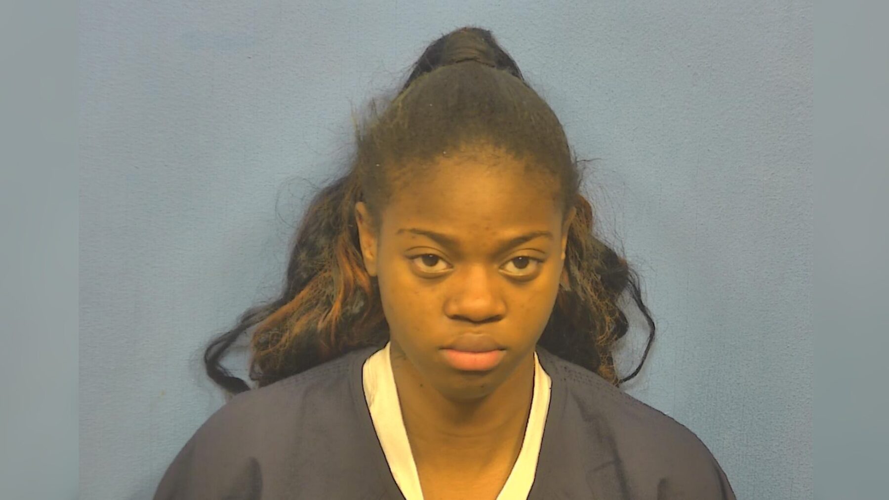 Bartlett woman charged in robbery of Naperville vape shop | NCTV17