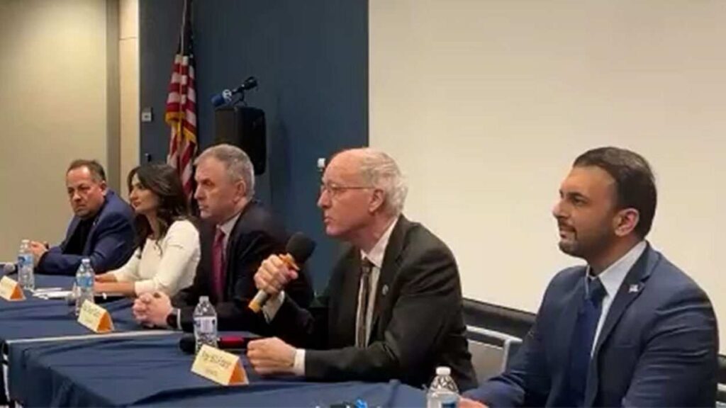 (L to R) Charles Hughes, Mahnoor Ahmad, Sean Casten, Bill Foster, and Qasim Rashid.