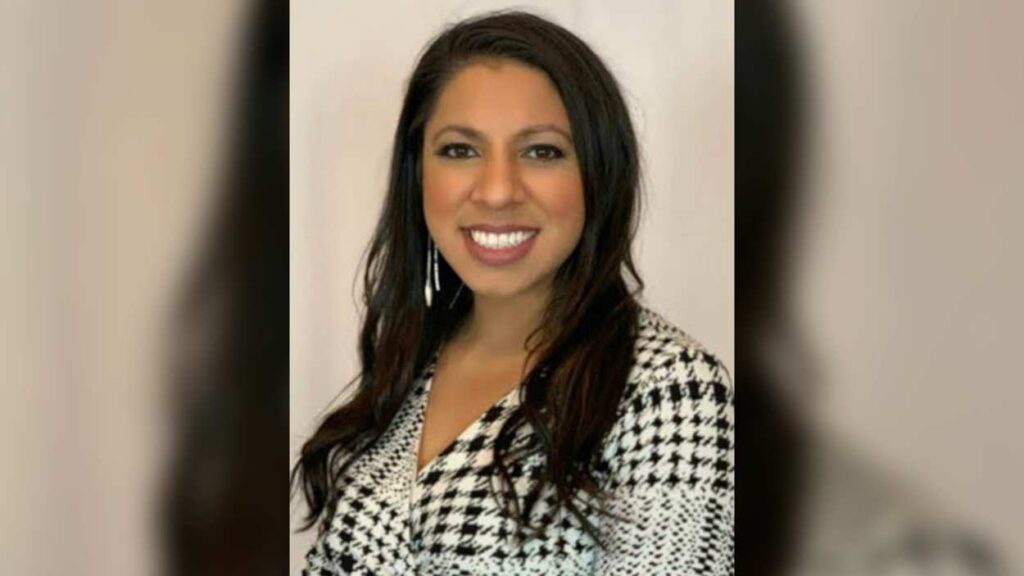 Photo of Dr. Rachael Mahmood, a finalist for Illinois teacher of the year