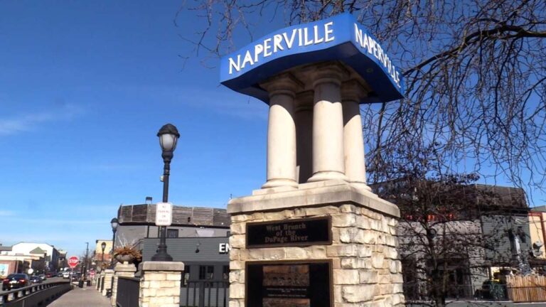 City pillar sign in downtown Naperville