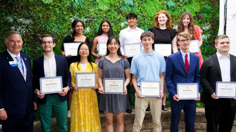 The Rotary Club of Naperville celebrate their 2024 scholarship winners