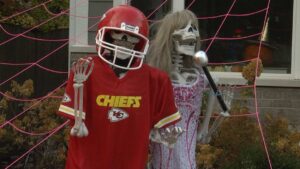 Taylor Swift skeleton with Travis Kelce skeleton