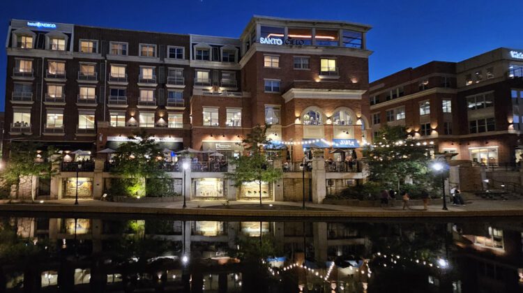 Organizers plan to sound off on Naperville electric utility contract at Tuesday’s city council meeting