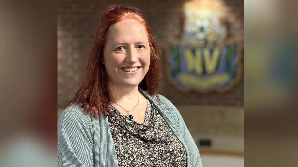 Neuqua Valley teacher named as Golden Apple Award finalist | NCTV17
