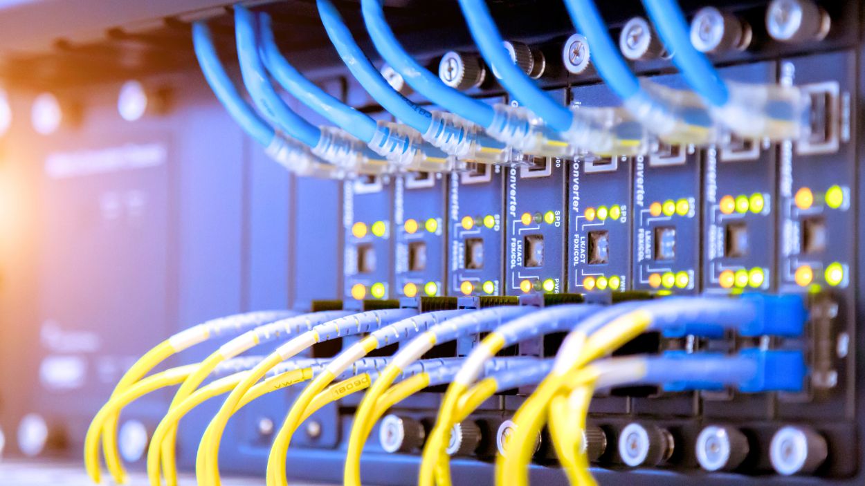 Naperville commission delays vote on proposed data center | NCTV17
