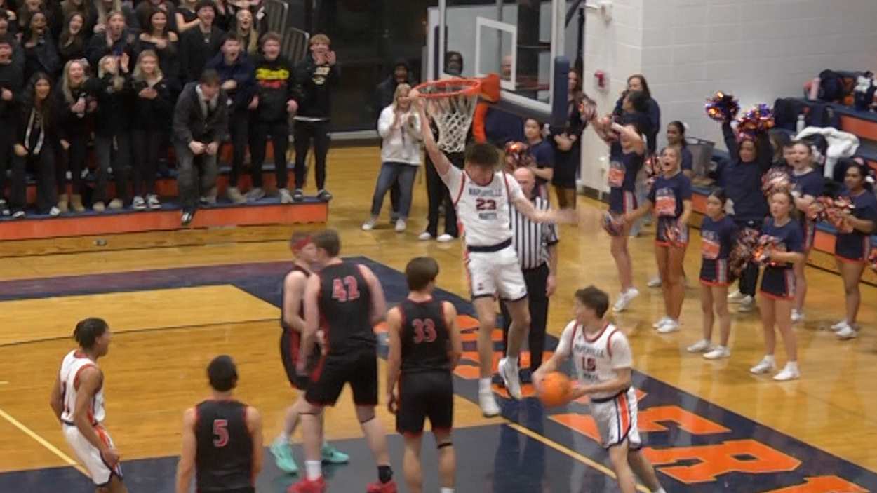 Reid Montanari throws down a big slam to cap off a victory