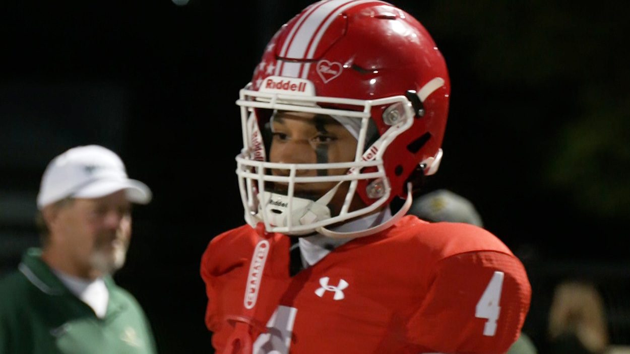 NONSTOP FOOTBALL 全10巻 2014-2023 Naperville Central football takes a 17-7 battle over Waubonsie